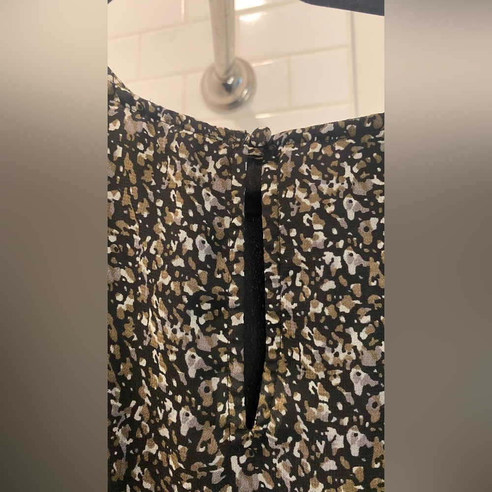 Black flower ruffle dress with long sleeves. - Picture 5 of 7